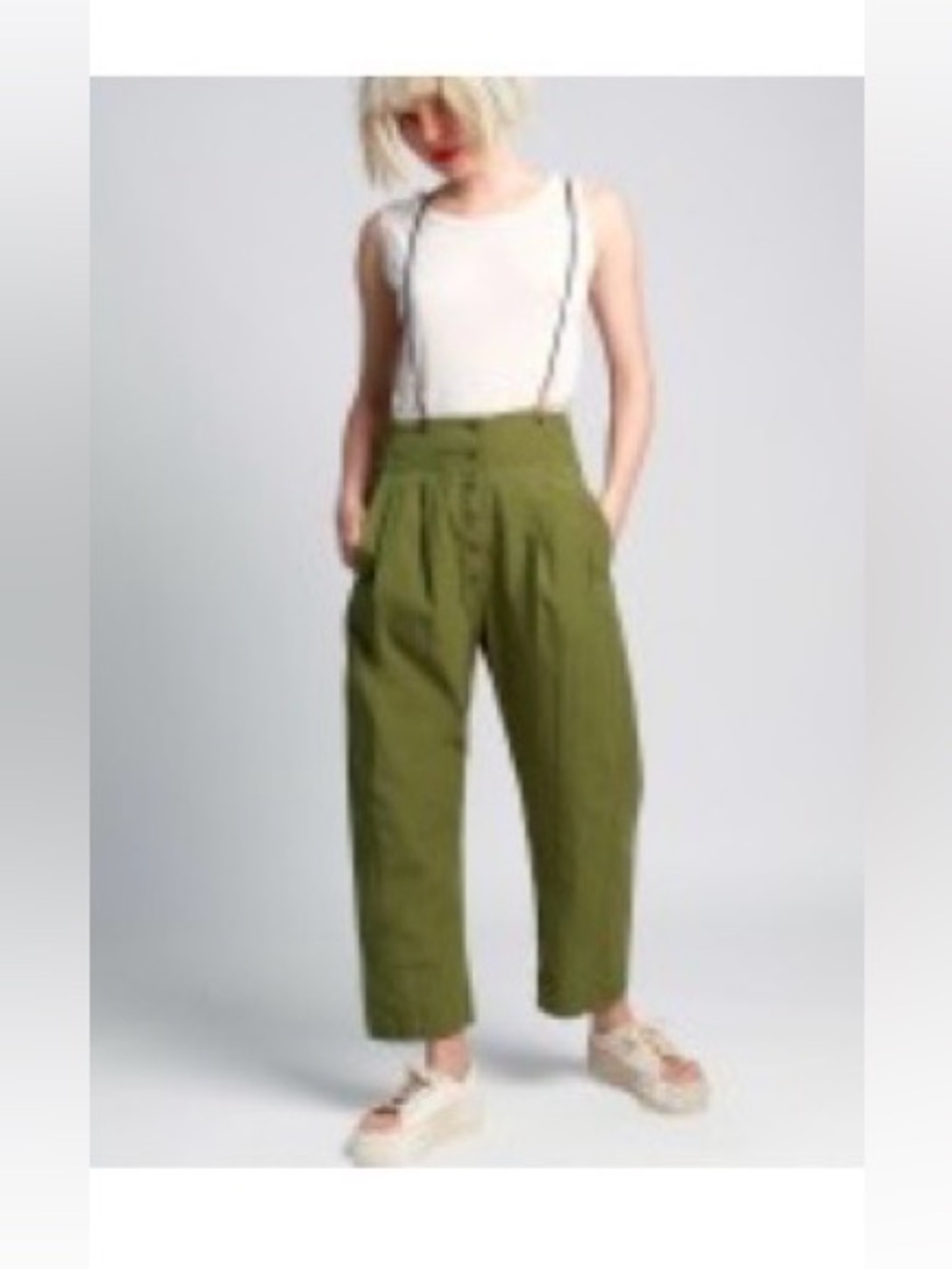 Lurdes Bergada green pants with suspenders